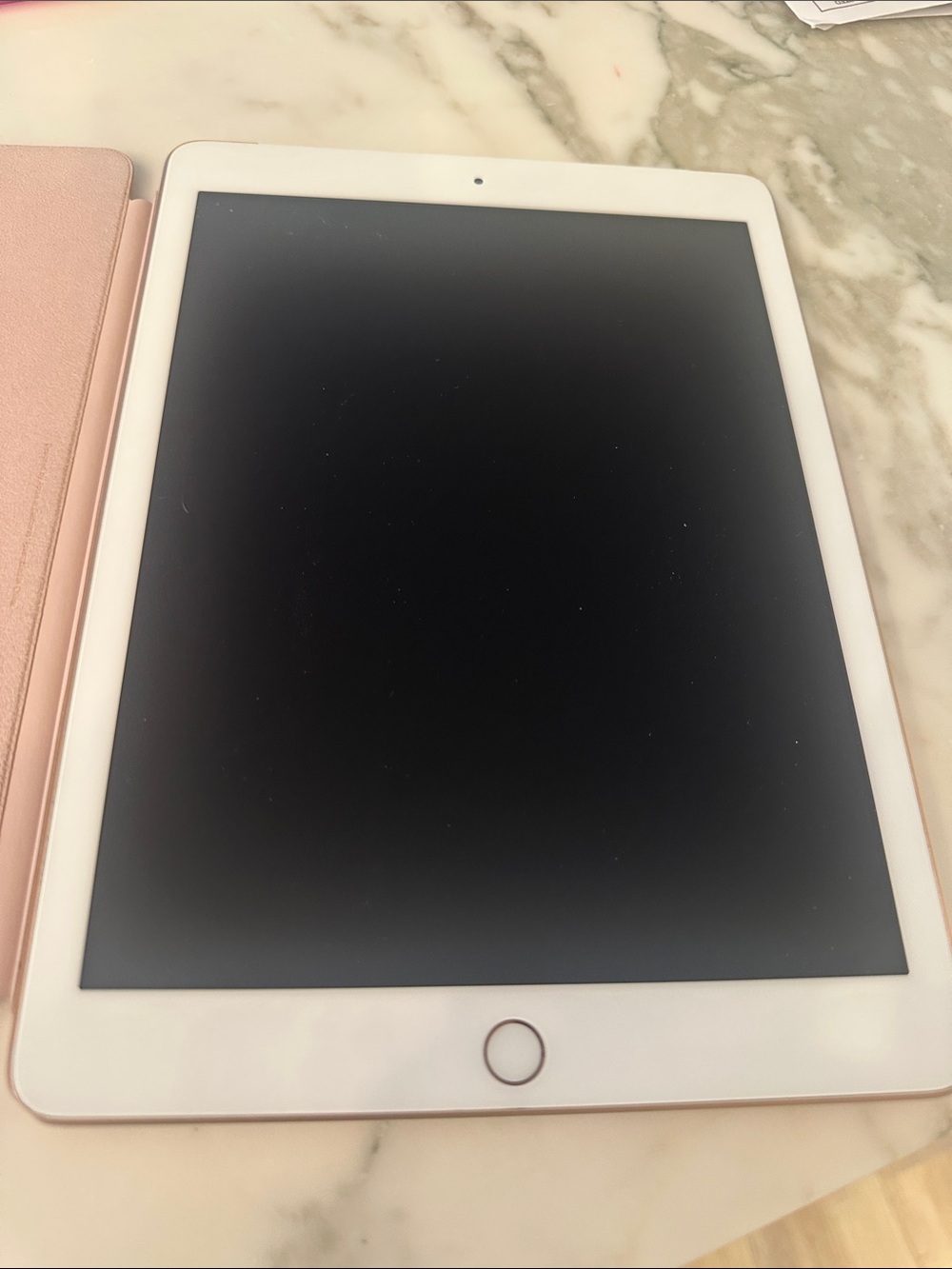 Apple iPad 6th Gen 9.7" Wi-Fi + Cellular (A1954) - Rose Gold with Case